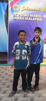SK Pulau Mabul students Rizuan (left) and Rahman (right)